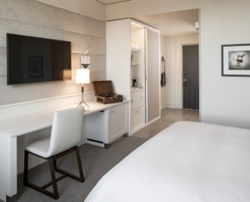 hotel's bedroom