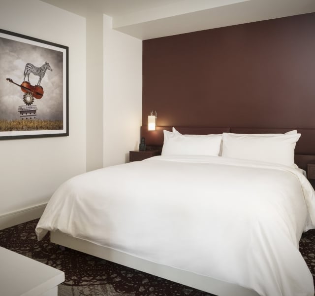 corner king room