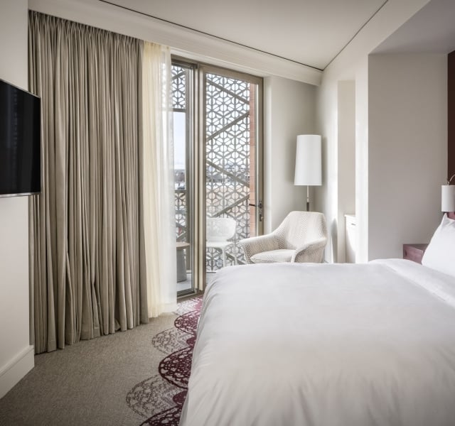 Bedroom, balcony suite