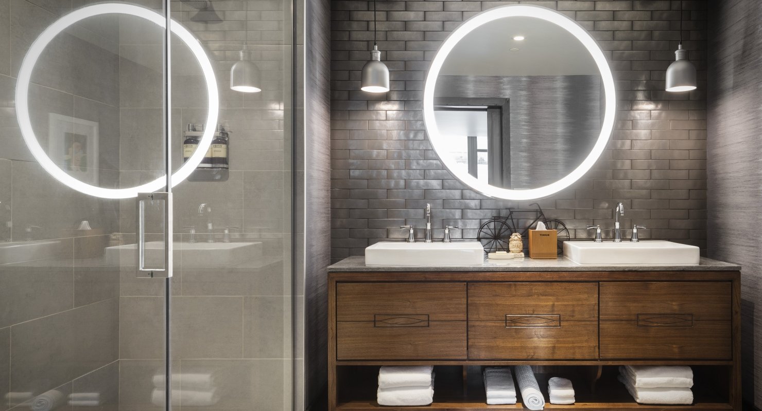hotel's bathroom