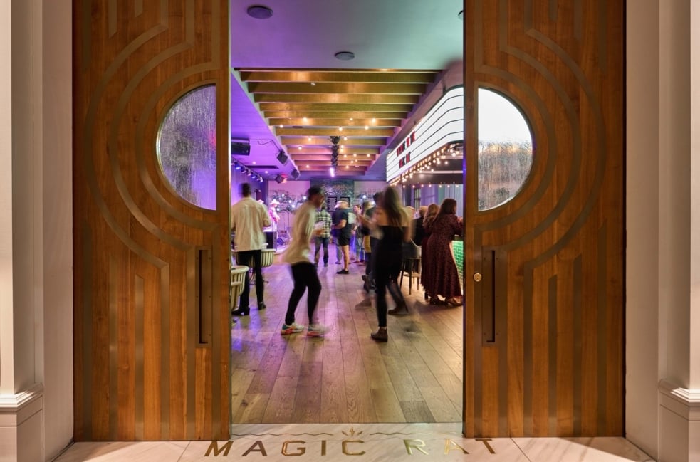 Entrance to Magic Rat through The Elizabeth Hotel
